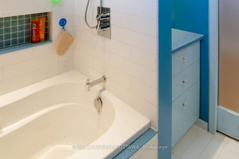 29609709/93-gilchrist-avenue/ottawa-west/ottawa/ontario/K1Y0M9_29