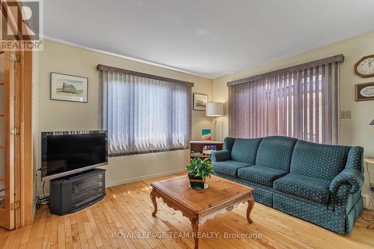 28480333/1166-castle-hill-crescent/copeland-park/ottawa/ontario/K2C2A8_11