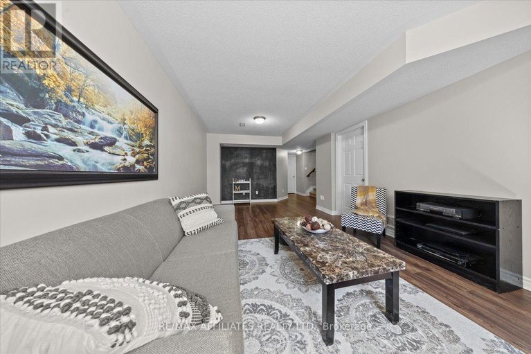 28378372/119-silvermoon-crescent/avalon-east/ottawa/ontario/K4A0P5_8