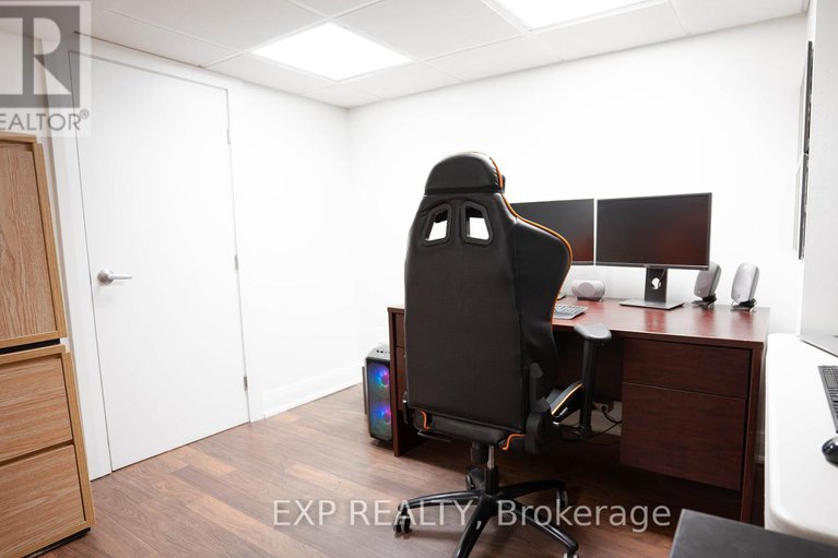 28293980/17-chesswood-court/pineglencountry-place/ottawa/ontario/K2E7E3_35