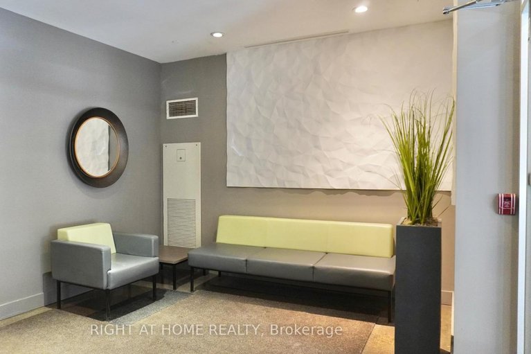 29501976/904-383-cumberland-street/lower-townbyward-market/ottawa/ontario/K1N1J7_4