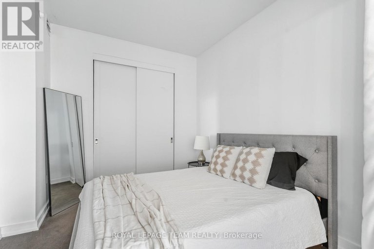 29380888/1111-111-champagne-avenue-s/west-centre-town/ottawa/ontario/K1S5V3_12