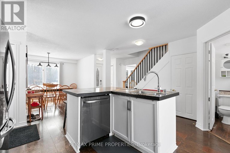 29318248/13475-crump-road/north-dundas-winchester-twp/north-dundas/ontario/K0C1H0_17