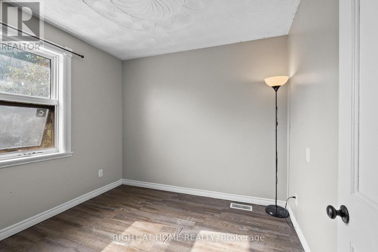 28925097/94-main-street/north-dundas-winchester-twp/north-dundas/ontario/K0A2R0_26