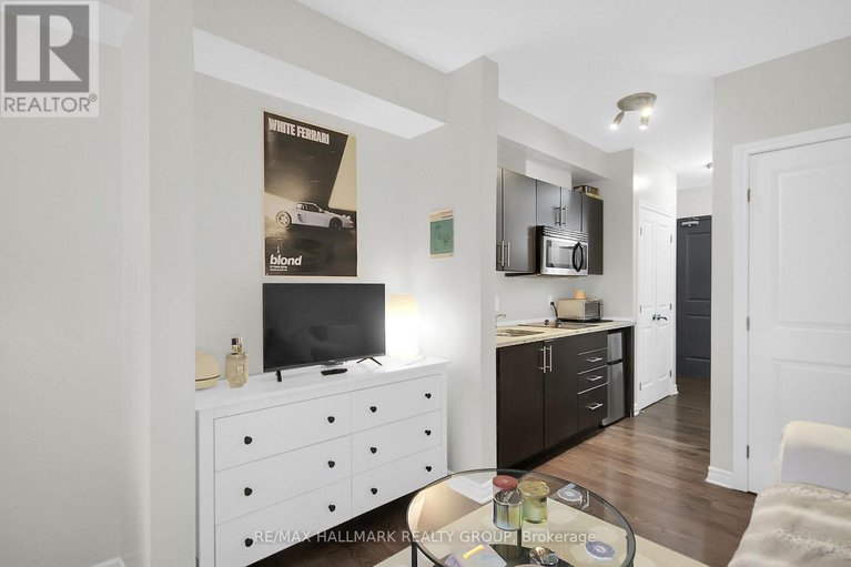 28092683/205-429-kent-street/ottawa-centre/ottawa/ontario/K2P1B5_19