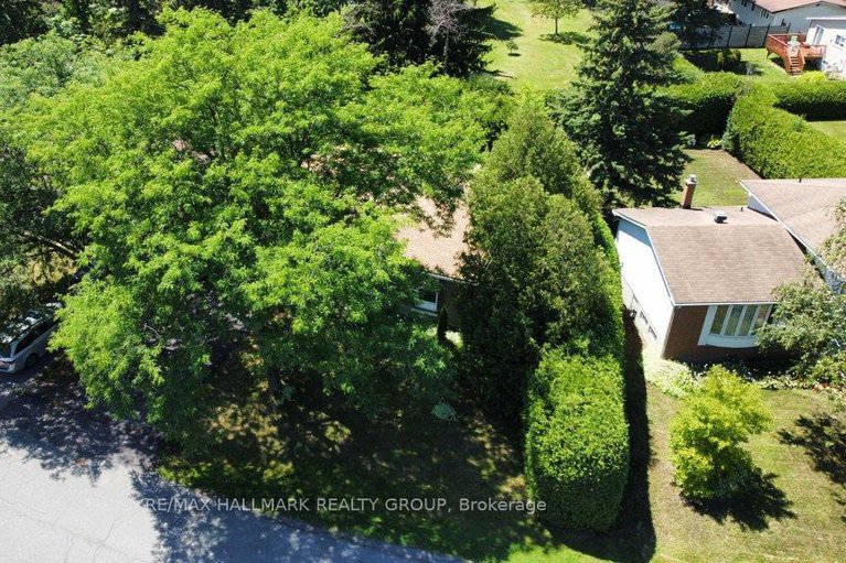 29444674/6-westdale-avenue/lakeview-park/ottawa/ontario/K2H5J3_79