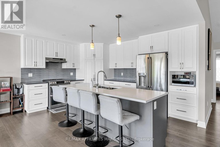 28147132/29-whitetail-avenue/long-sault/south-stormont/ontario/K0C1P0_13