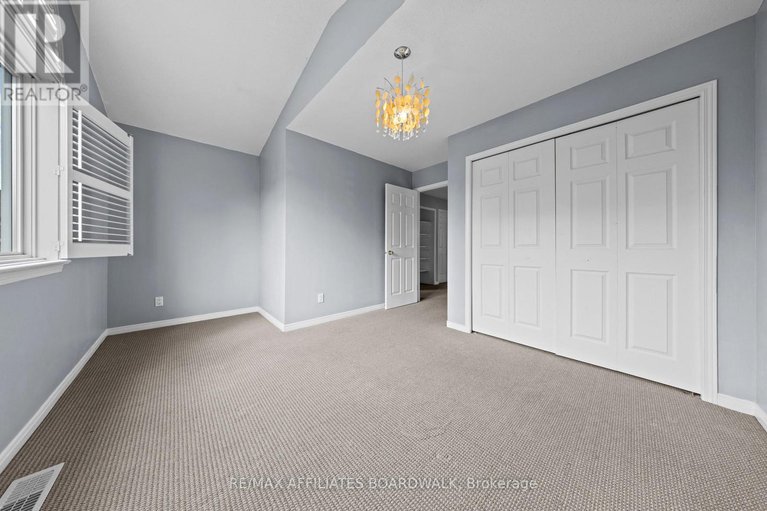 28620328/1056-rocky-harbour-crescent/riverside-southgloucester-glen/ottawa/ontario/K1V1V3_37