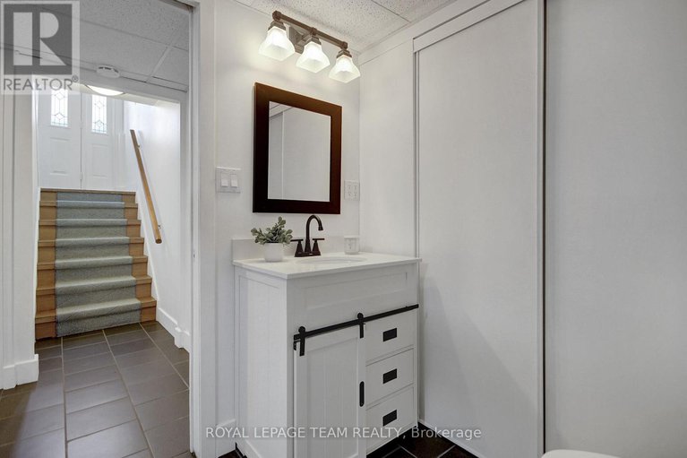 28527539/18-dowdall-crescent/fringewood/ottawa/ontario/K2S1T9_30