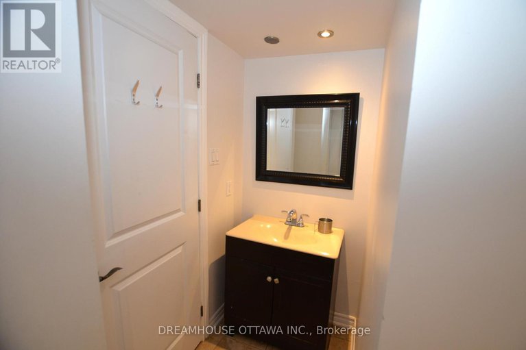 29057967/107-1490-heron-road/heron-gate/ottawa/ontario/K1V6A5_21