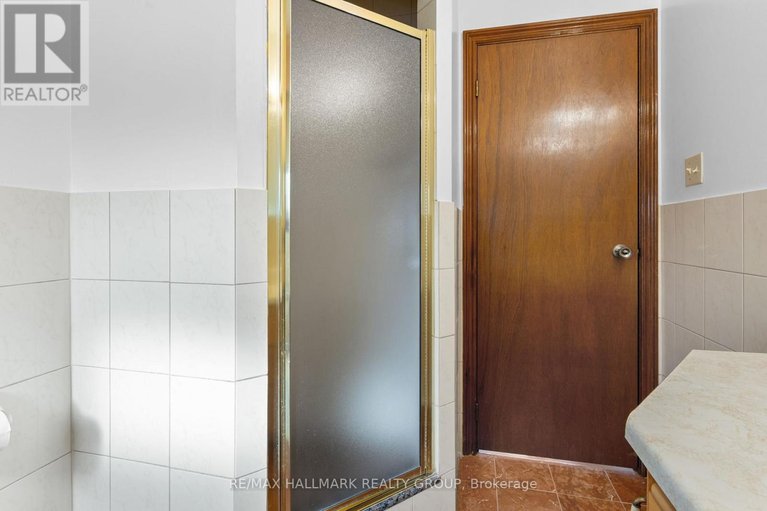 29615585/1310-ferguson-street/bel-air-heights/ottawa/ontario/K2C2K4_26