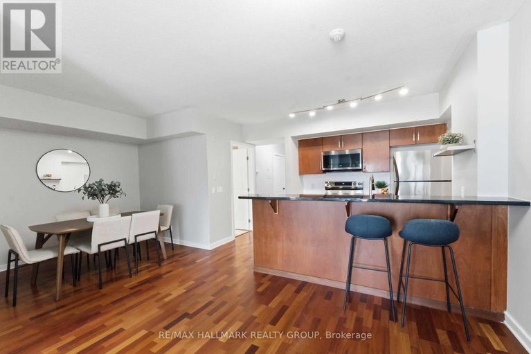 29435223/1106-138-somerset-street-w/ottawa-centregolden-triangle/ottawa/ontario/K2P0A3_15