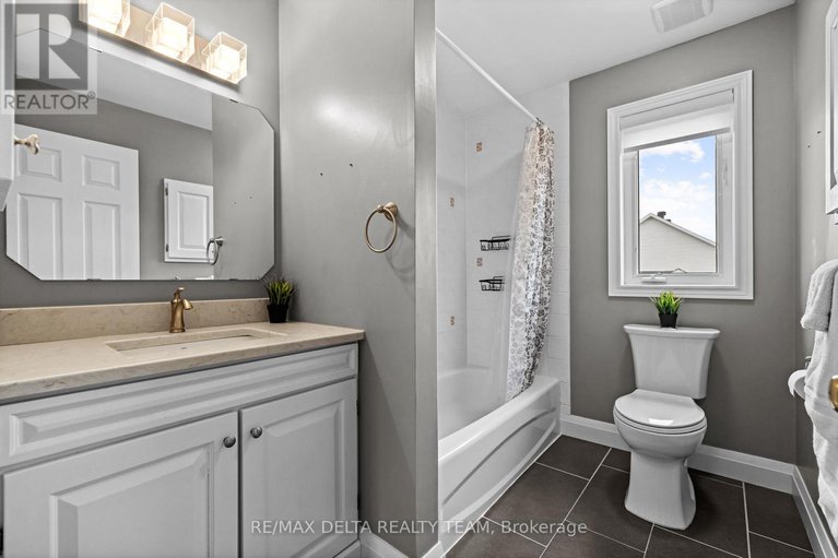 28543683/1591-winterport-way/fallingbrookpineridge/ottawa/ontario/K4A4C2_27
