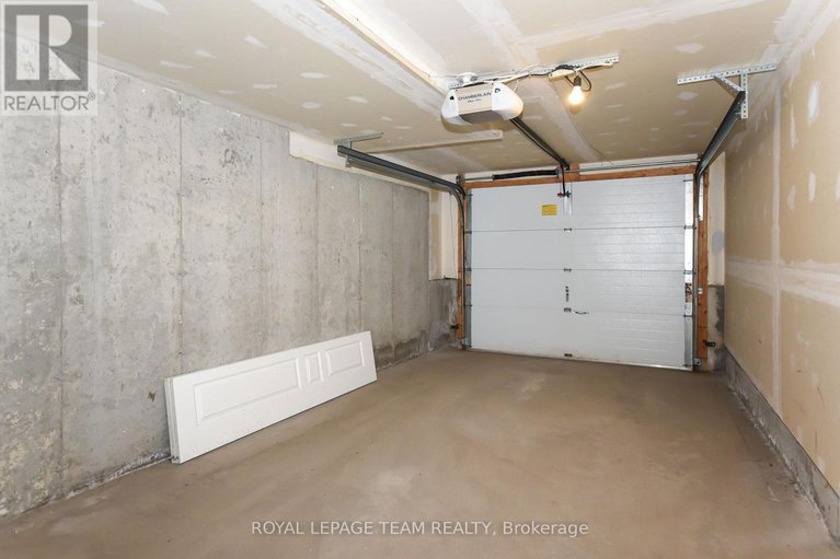 28917625/28-200-pembina-private/riverside-southgloucester-glen/ottawa/ontario/K4M0G7_20