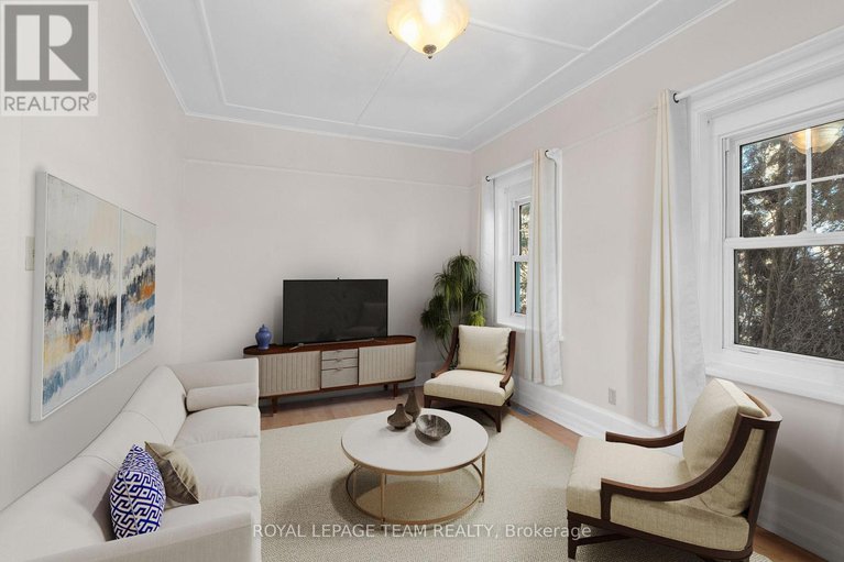 29187771/5584-manotick-main-street/manotick-village-manotick-estates/ottawa/ontario/K4M1A4_8