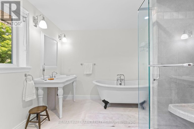 28509464/6431-clingin-lane/manotick-south-to-roger-stevens/ottawa/ontario/K4M1B3_20