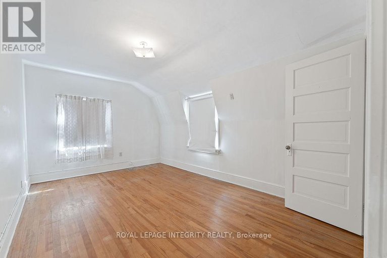 28943384/472-edison-avenue/mckellarhighland/ottawa/ontario/K2A1T9_26
