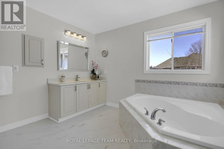 29059496/19-athena-way/barrhaven-east/ottawa/ontario/K2G6S1_24