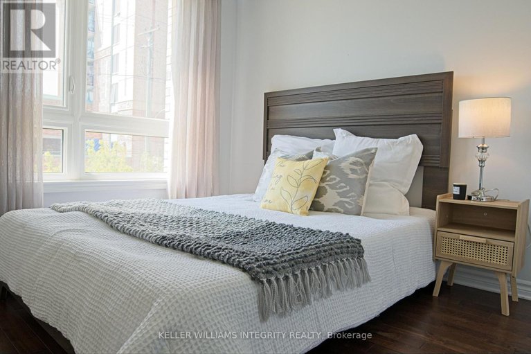 28312061/320-429-kent-street/ottawa-centre/ottawa/ontario/K2P1B5_13