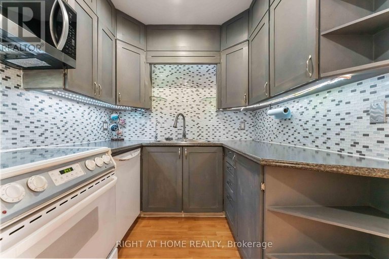 29450366/6-2-columbus-avenue/overbrook/ottawa/ontario/K1K1R3_12