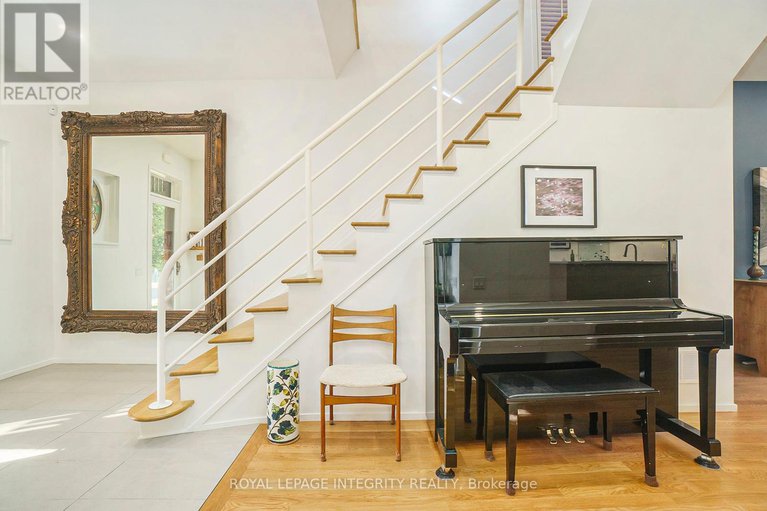 28914148/45-mcleod-street/ottawa-centregolden-triangle/ottawa/ontario/K2P0Z4_5
