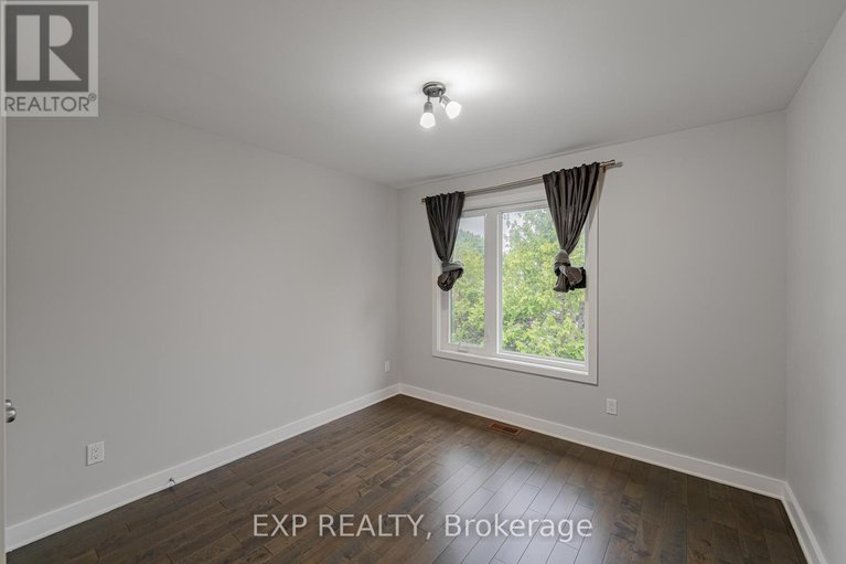 29241575/14-camil-street/castle-heightsrideau-high/ottawa/ontario/K1K0X1_30