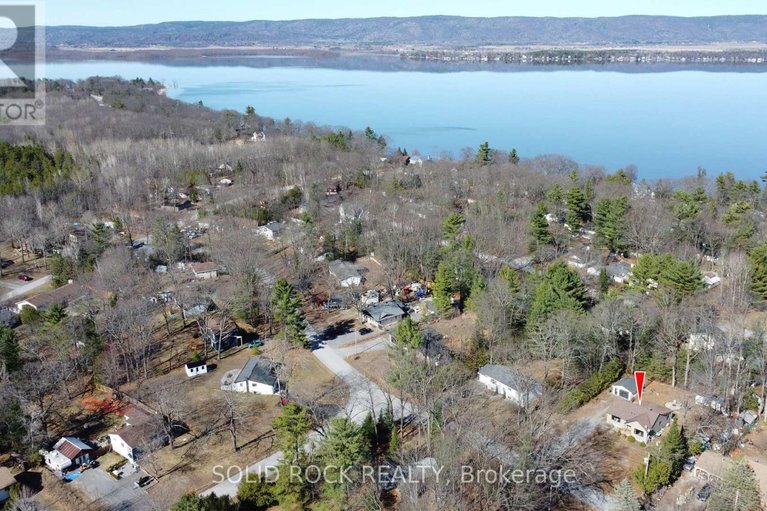 29634428/134-holiday-drive/constance-bay/ottawa/ontario/K0A3M0_34