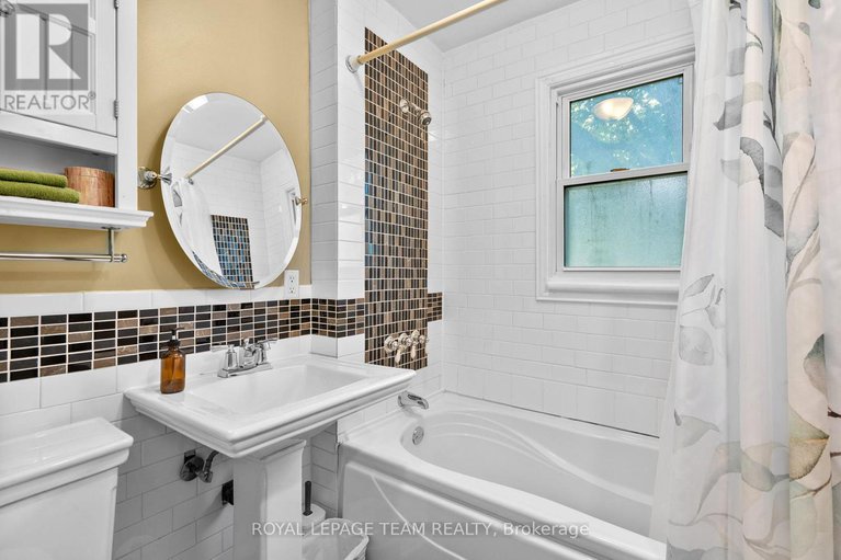 29301931/421-greenwood-avenue/laurentianview/ottawa/ontario/K2A0X5_12