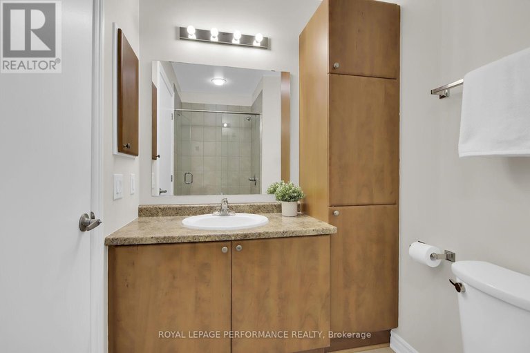 27930686/1807-70-landry-street/vanier/ottawa/ontario/K1L0A8_29