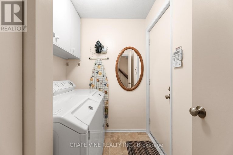 28662604/34-four-seasons-drive/borden-farmstewart-farmcarleton-heightsparkwood-hills/ottawa/ontario/K2E7P8_12