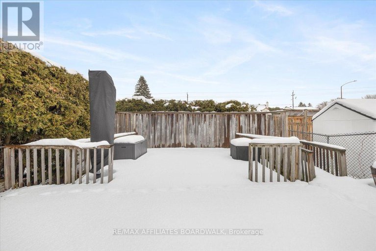 29195363/1146-grenoble-crescent/orleans-wood/ottawa/ontario/K1C2C6_31