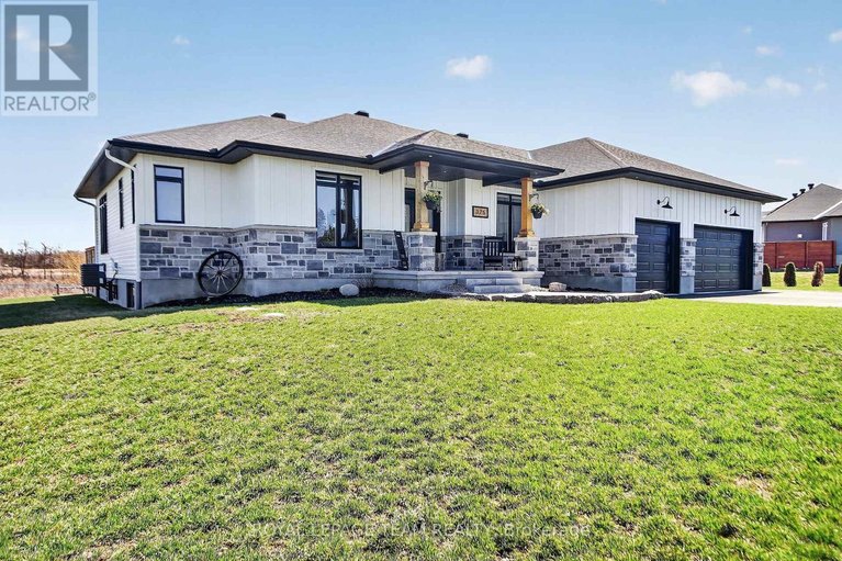 29640986/375-johnny-porter-drive/beckwith-twp/beckwith/ontario/K0A1B0_5