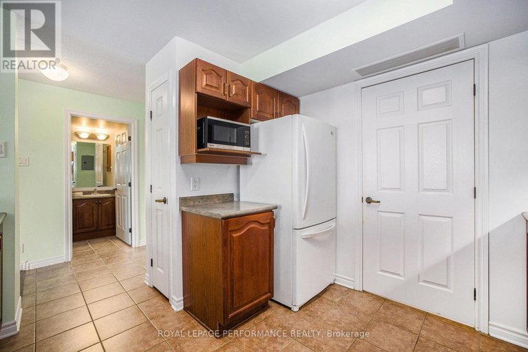 29080345/303-120-grant-carman-drive/borden-farmstewart-farmcarleton-heightsparkwood-hills/ottawa/ontario/K2E1C8_14