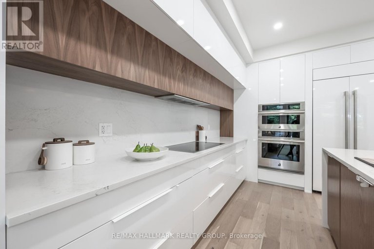 28469125/185-carleton-avenue/ottawa-westtunneys-pasture/ottawa/ontario/K1Y0J5_13