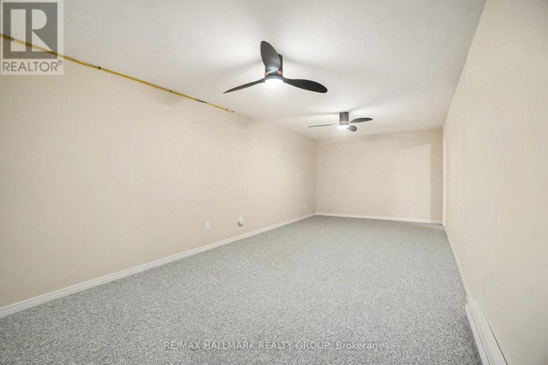 28792795/1611-belcourt-boulevard/orleanssunridge/ottawa/ontario/K1C1M3_29