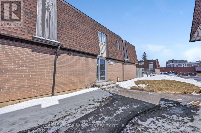 29181830/67-392-garden-glen-private/meadowlandscrestview/ottawa/ontario/K2G1E4_5
