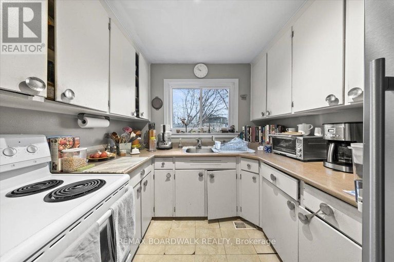 29467725/151-riverdale-avenue/old-ottawa-southrideau-gardens/ottawa/ontario/K1S1R1_25