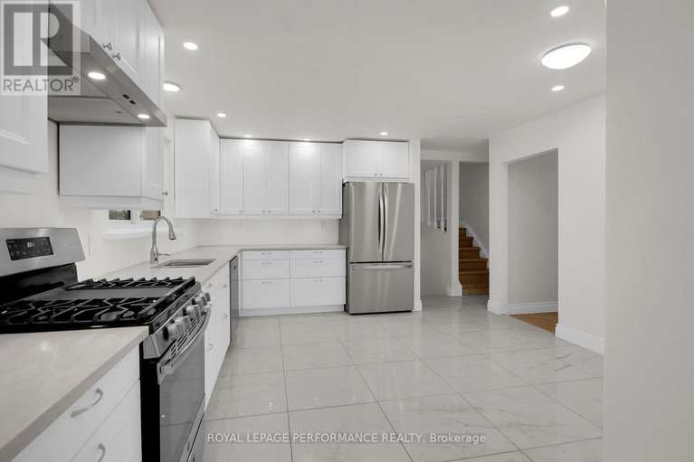 28826088/16-wareham-street/bells-corners/ottawa/ontario/K2H6P8_17