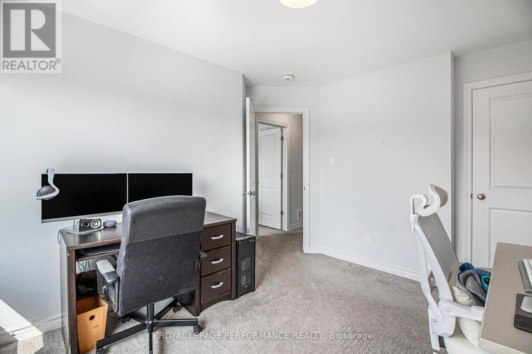 28674335/84-carabiner-private/mer-bleuebradley-estatesanderson-park/ottawa/ontario/K1W0L7_15