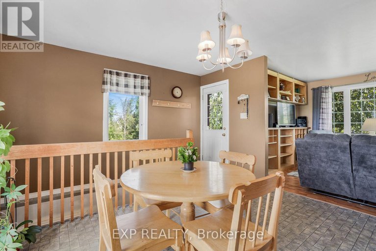 28585011/896-county-rd-18-road/east-hawkesbury/ontario/K0B1M0_14