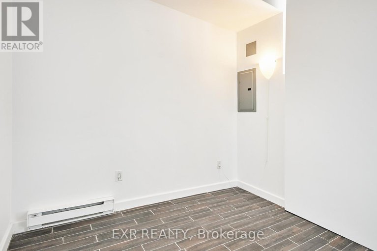 28998983/606-180-york-street/lower-townbyward-market/ottawa/ontario/K1N1J6_23