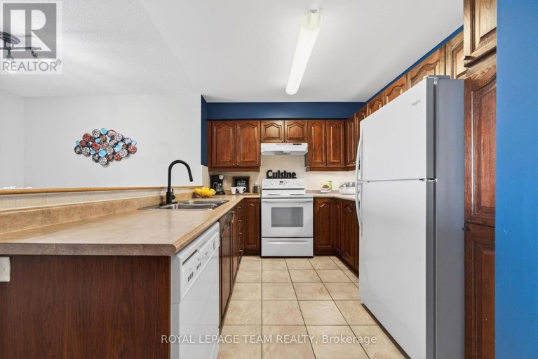 29651493/811-120-grant-carman-drive/mooneys-bayrevelstoke/ottawa/ontario/K2E1C8_9