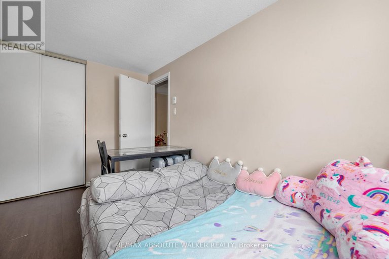 28006993/25a-sonnet-crescent/westcliffe-estates/ottawa/ontario/K2H8W8_16