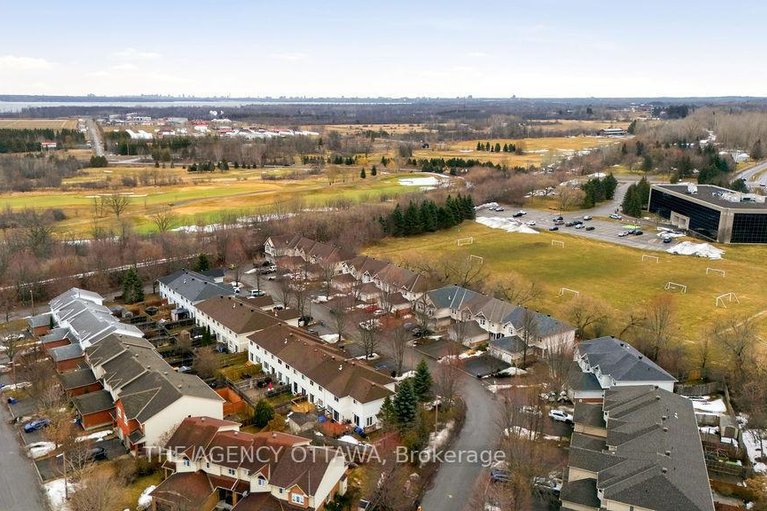 29552737/555-aberfoyle-circle/morgans-grantsouth-march/ottawa/ontario/K2K3R4_42