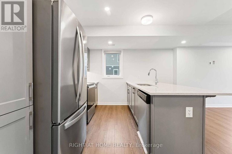 28970786/721-rouncey-road/emerald-meadowstrailwest/ottawa/ontario/K2V0S5_11