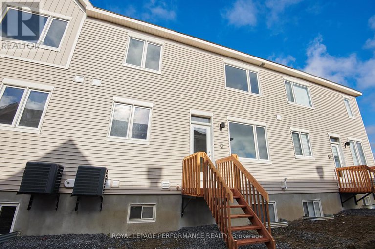 28336168/116-pizzicato-street/mer-bleuebradley-estatesanderson-park/ottawa/ontario/K1W0S2_43