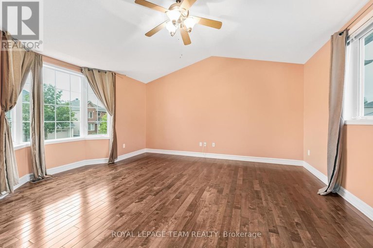 28771341/18-oakham-ridge/morgans-grantsouth-march/ottawa/ontario/K2K3B3_24