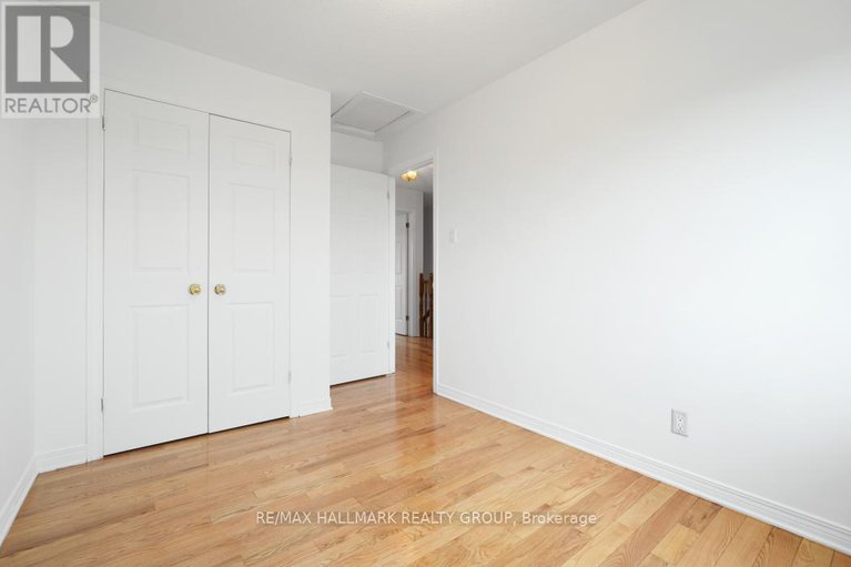 28226877/97-forestglade-crescent/hunt-club-park/ottawa/ontario/K1G6A6_18