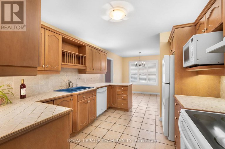 29127393/7-david-street/long-sault/south-stormont/ontario/K0C1M0_11