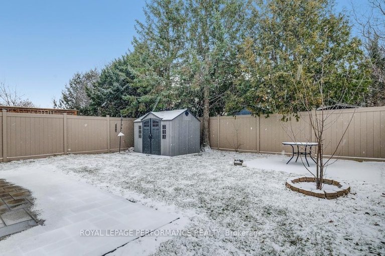 29576627/32-brando-crescent/hunt-club-parkgreenboro/ottawa/ontario/K1T2E3_32